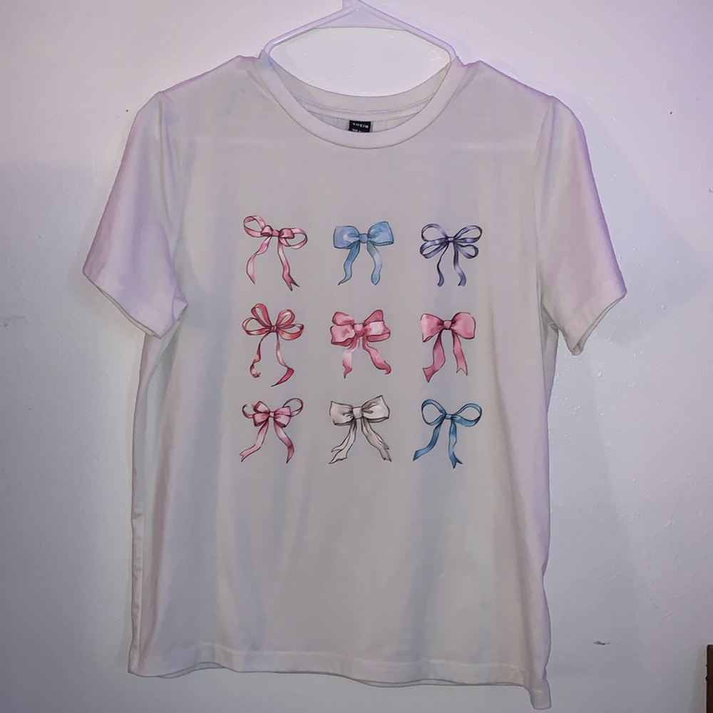 bow t-shirt